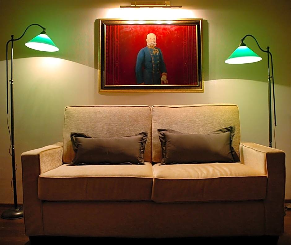 Hotel Mitra, Story Hotels