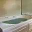 Quality Inn & Suites Clinton - Jackson West