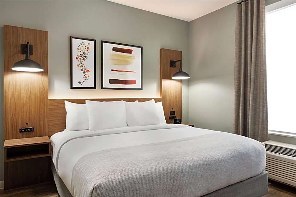 La Quinta Inn & Suites by Wyndham Mount Laurel Moorestown