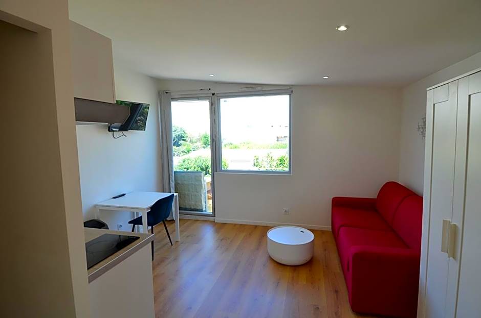 STUDIO CASSIN - next to tramway line 2 near airport