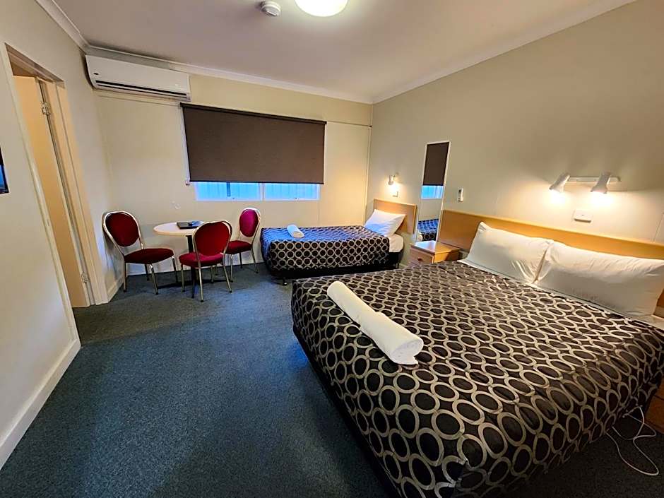 Hume Inn Motel