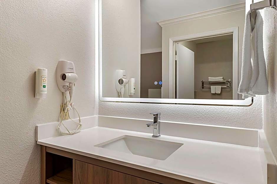 Quality Inn & Suites Beaumont