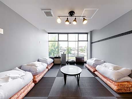 Japanese-Style Quintuple Room with Shared Bathroom - Non-Smoking