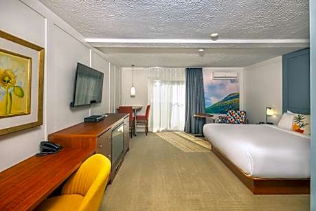 King Suite with Sofabed - Non-Smoking