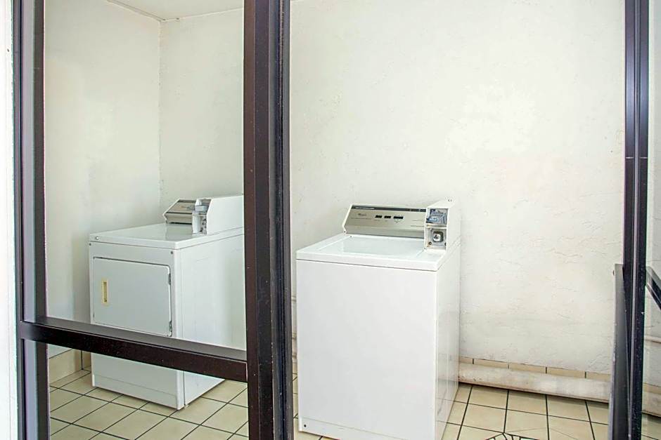 Super 8 by Wyndham Springdale AR