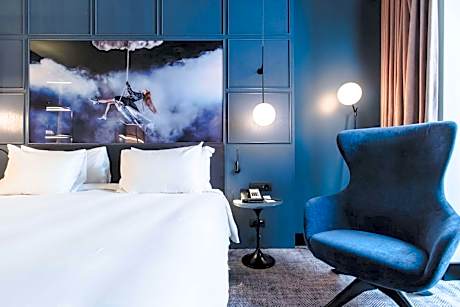 Junior Suite with Balcony and Square View