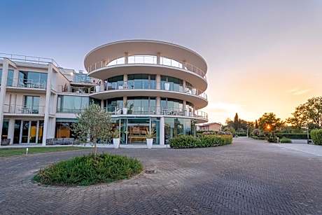 Smy Pisa Plaza
