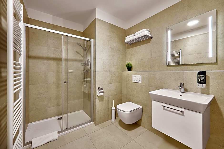 DownTown Suites Rubesova