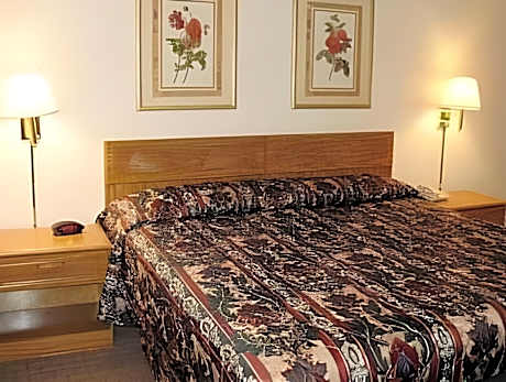 1 King Bed, Nonsmoking