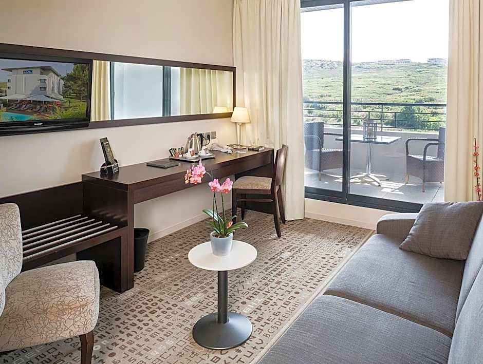Mercure Aix-en-Provence La Duranne Gare TGV