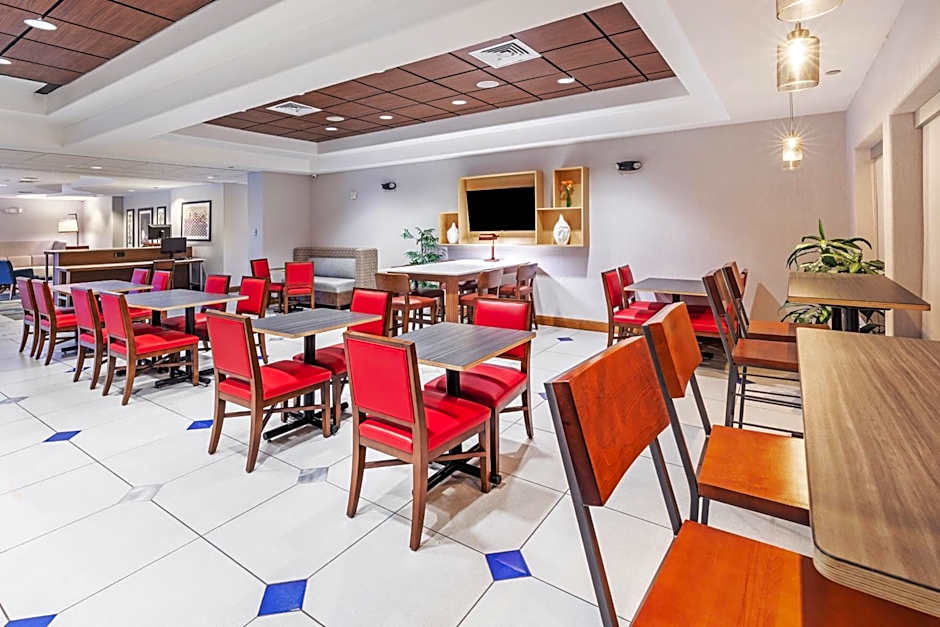 Holiday Inn Express Hotel & Suites Hutto By IHG