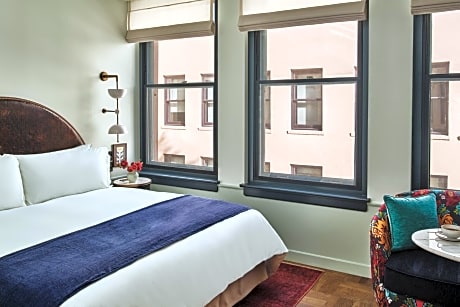 King Room with Courtyard View