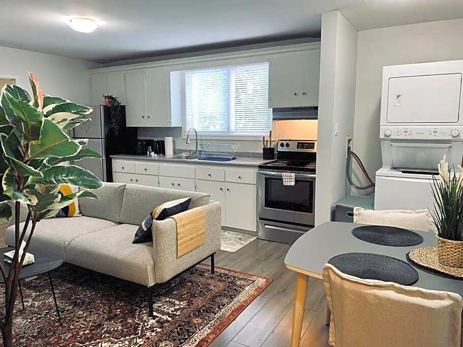 Charming 2-BDRM Apt #4 with Balcony