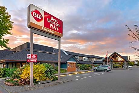 Best Western Plus Emerald Isle Hotel