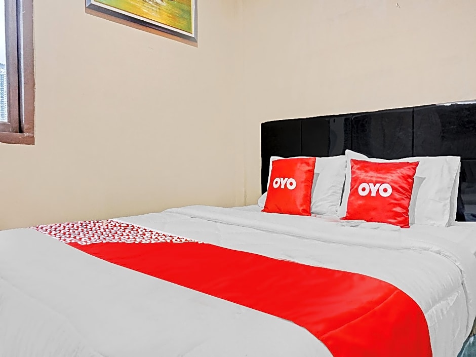 OYO 90469 Benhil Karet Tengsin