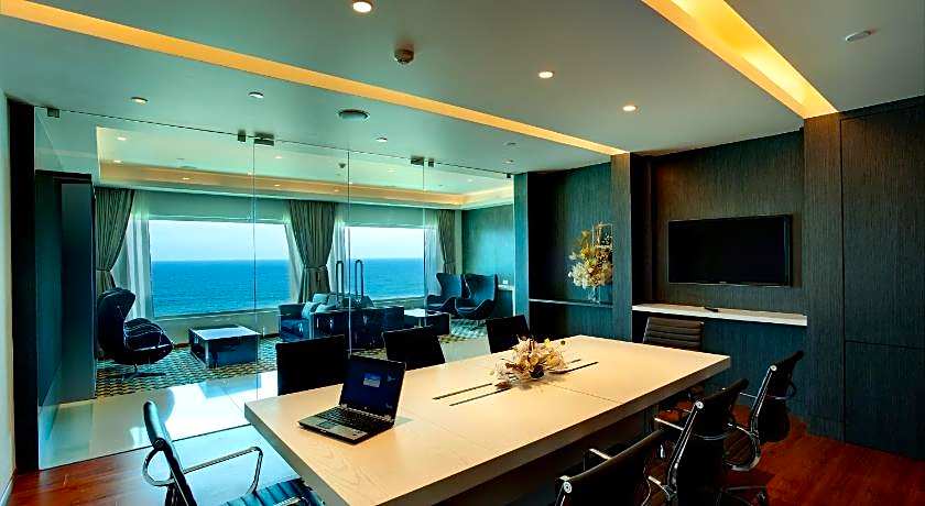 Hotel Novotel Visakhapatnam Varun Beach - - An AccorHotels Brand