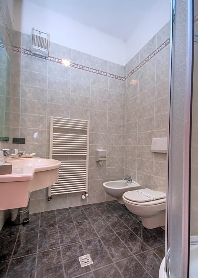 New Petit Hotel
