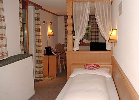 Standard Single Room with Terrace