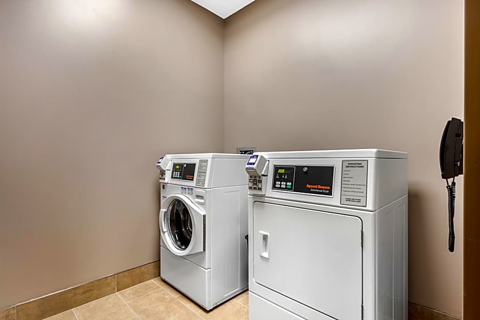 Cambria Hotel Omaha Downtown