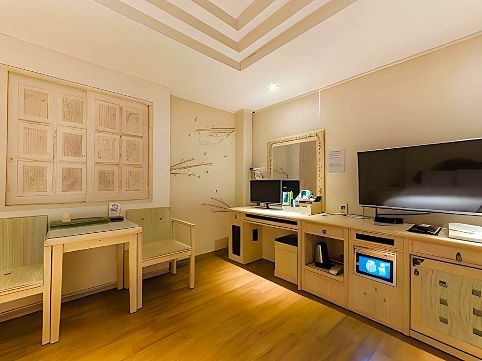 Hwaseong Wolmun Lavender Onchen Hotel