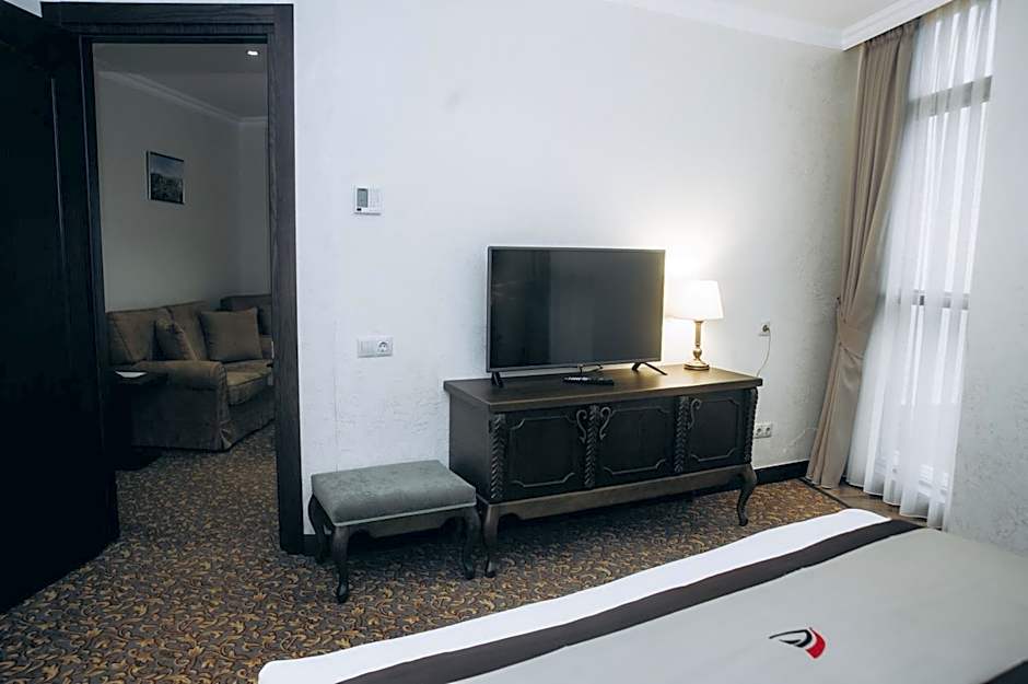 Colosseum Marina Hotel
