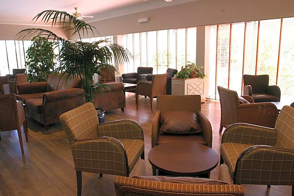 Eight Acres Hotel