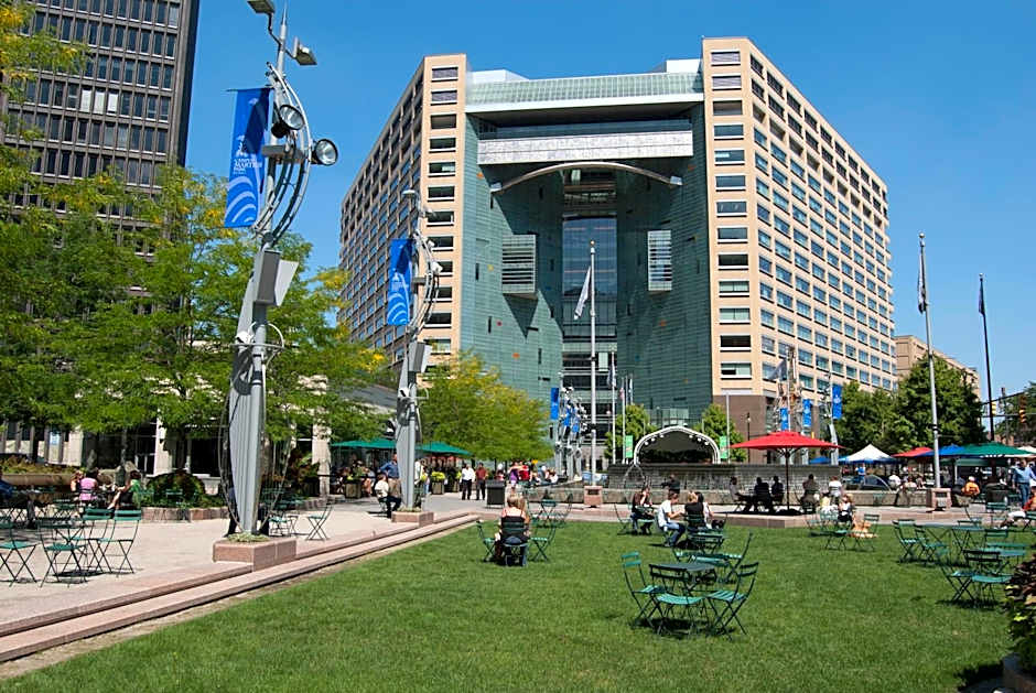 Holiday Inn Express and Suites Detroit North-Troy By IHG