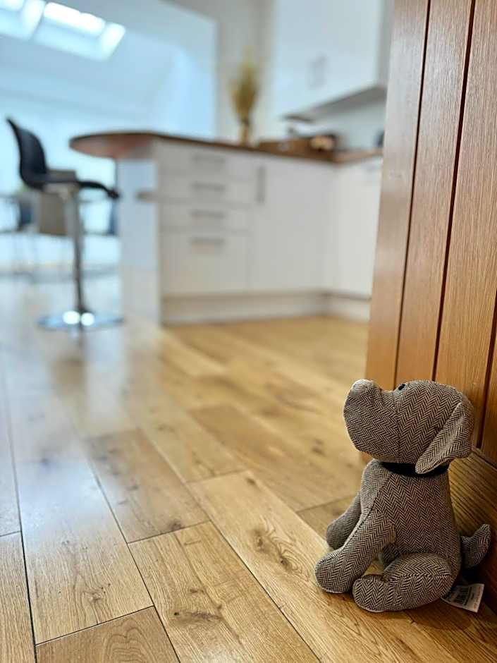 The Courtyard, 4 - Bed, Sleeps 6, Pets Welcome