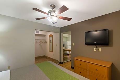 Quadruple Room - Disability Access - Roll in Shower