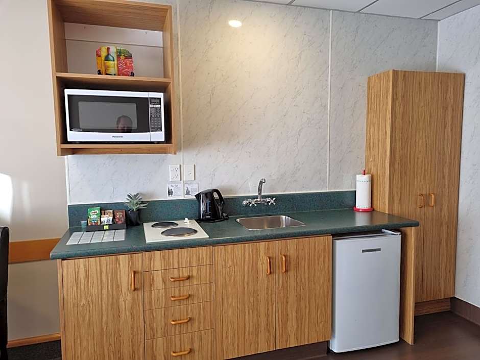 Amross Court Motor Lodge