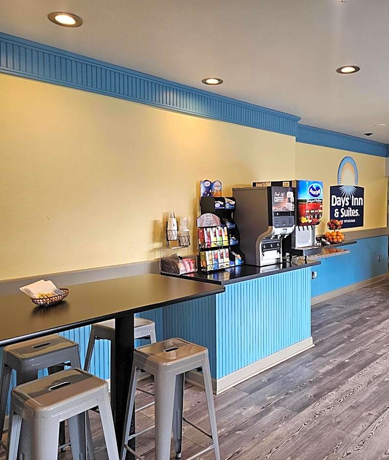 Days Inn and Suites by Wyndham Downtown Missoula-University