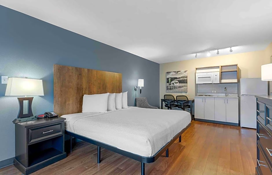 Extended Stay America Suites - San Francisco - San Mateo - SFO