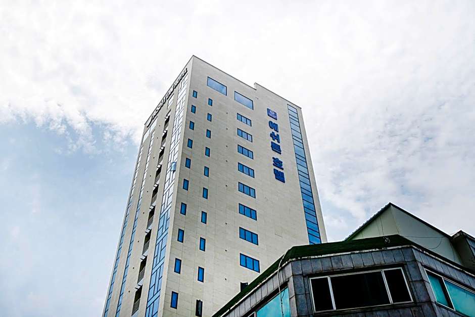 Ashton Hotel