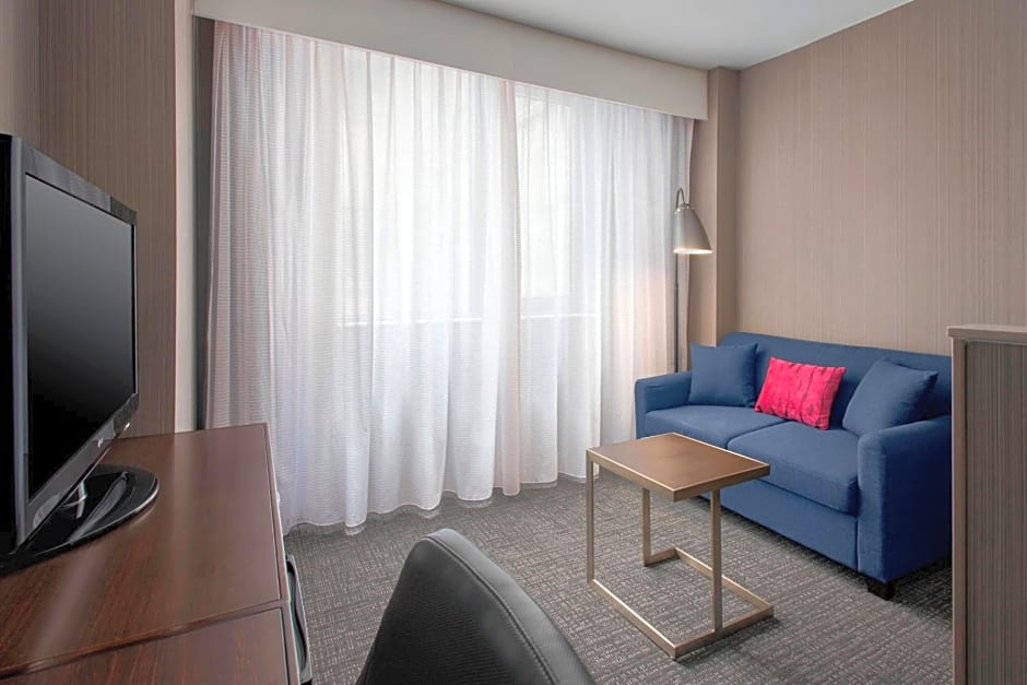 Courtyard by Marriott New York Manhattan / Soho