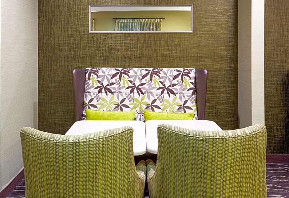 Holiday Inn Express Hotel & Suites St. Paul - Woodbury By IHG