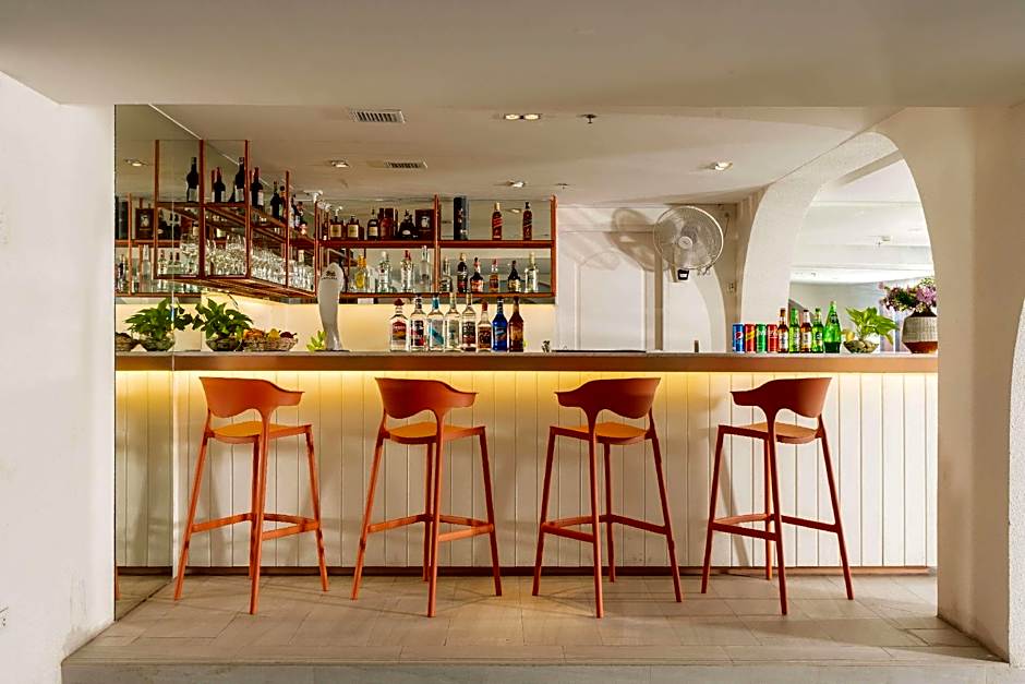 Away Bangkok Riverside Kene