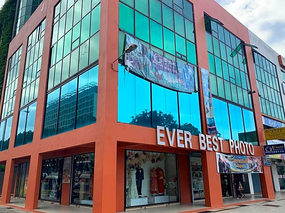 SPOT ON 89900 Jesselton Capsule Inn
