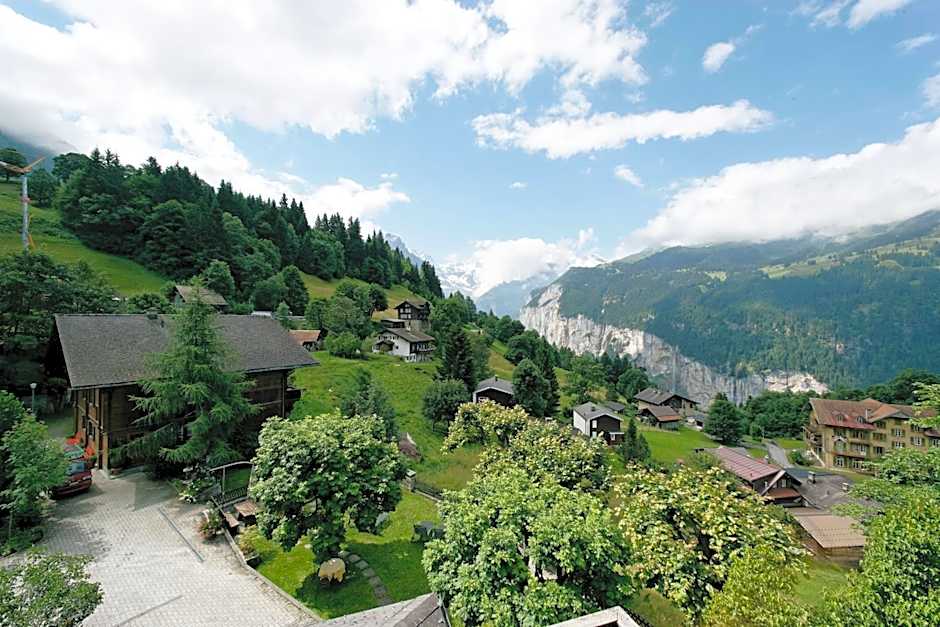 Hotel Alpenrose Wengen - a family affair since 1881