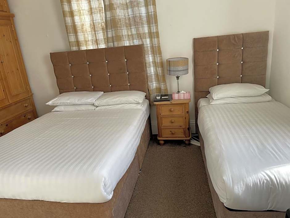 Diamonds Villa near York Hospital