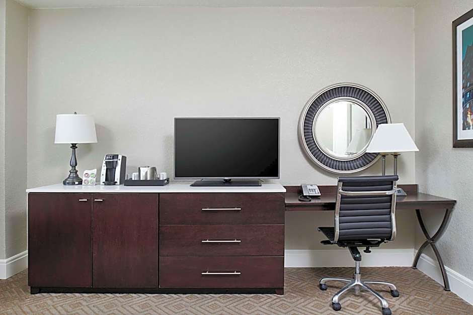 Hotel Alex Johnson Rapid City, Curio Collection by Hilton