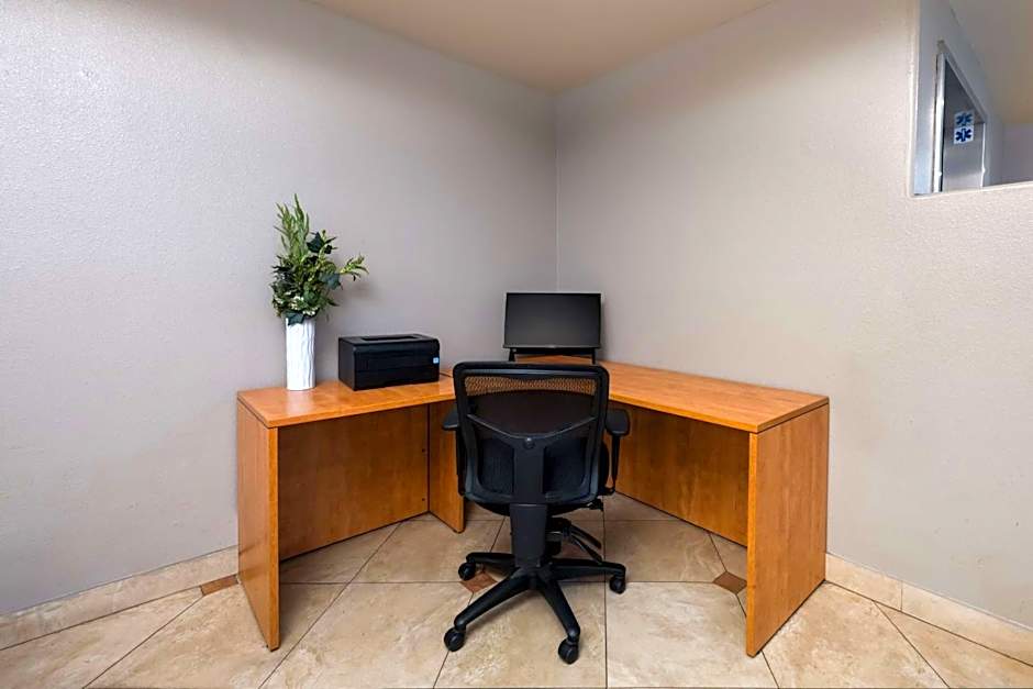 Best Western Lania Garden Inn & Suites