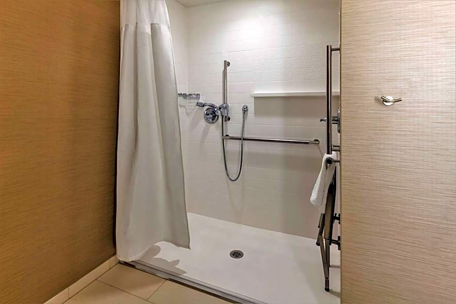 Fairfield Inn & Suites by Marriott Boston Marlborough/Apex Center