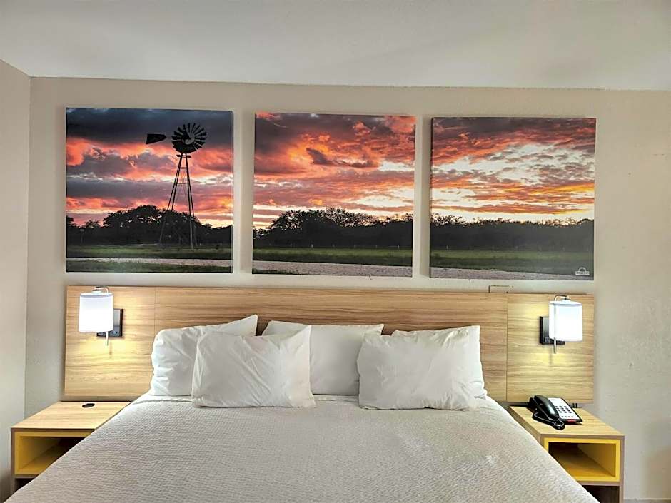 Days Inn by Wyndham McAllen