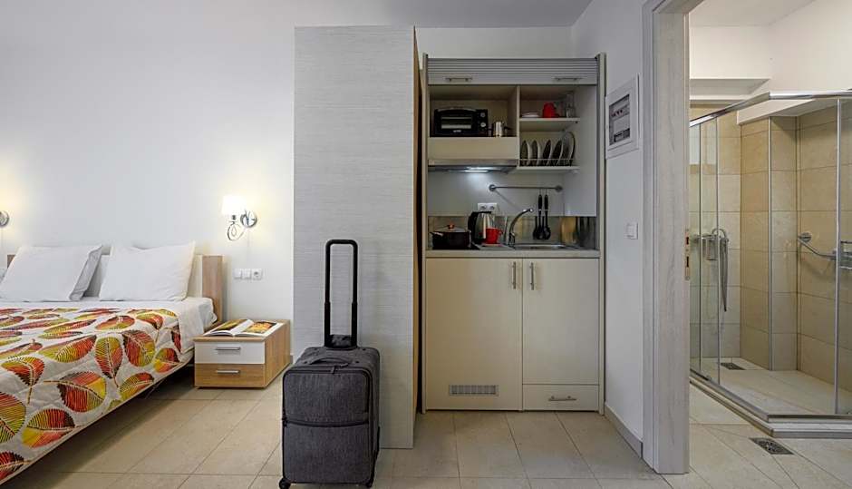 Elpiniki Luxury Rooms