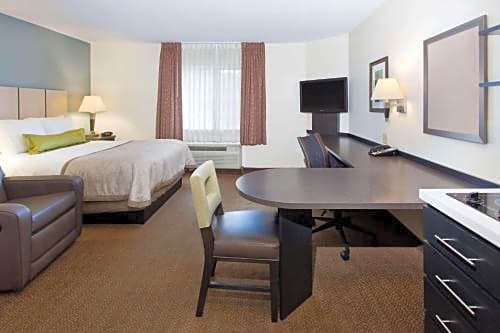 Photo 1 of 4 of One-Bedroom Queen Suite with Bathtub - Mobility Accessible
