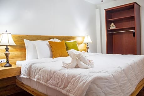 Queen Room with Garden View