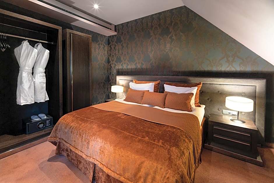 Photo 1 of 4 of Executive Suite