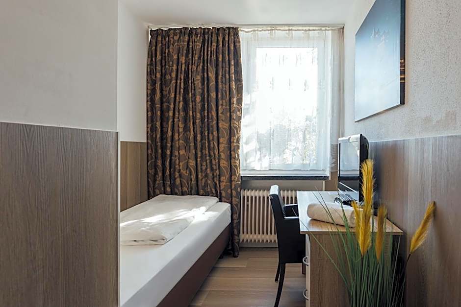 Hotel Hanseat Hamburg - Free Parking