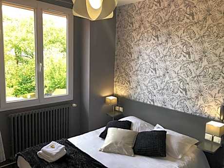 Triple Room with Garden View