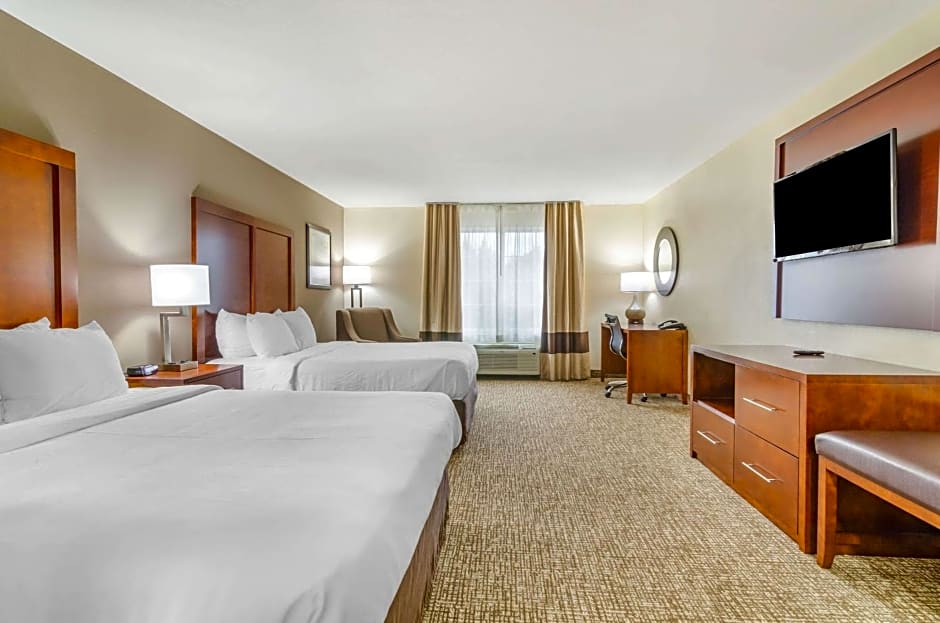 Comfort Inn & Suites near Bethel College